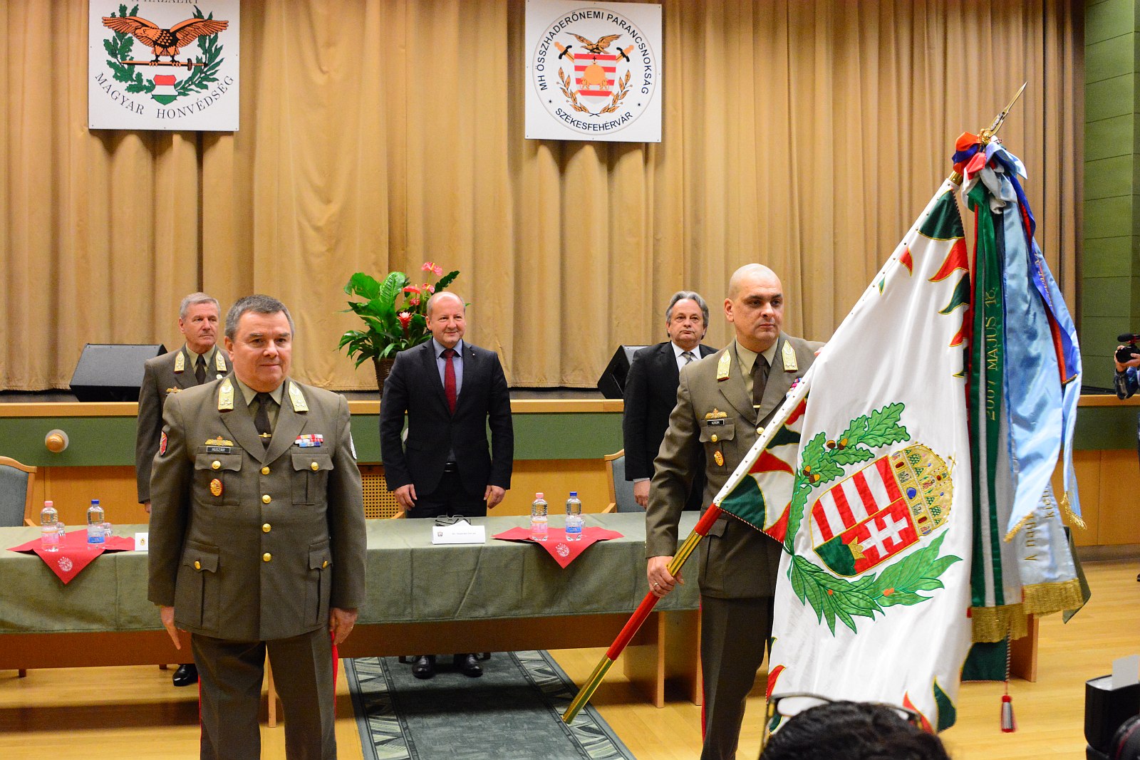 Új parancsnok az ÖHP élén - húszezer tartalékos katona lesz 2026-ra